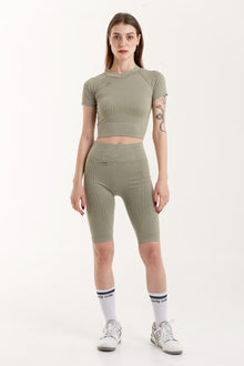  On - Conjunto 2 Piezas: Short + Bra Crop
